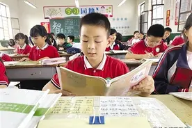 阳光少年 逐光而行｜孝心满满的小暖男张锐峰—— 弱肩挑起照顾妈妈的重担图片