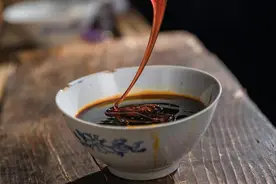 枇杷大量上市，5分钟学会自制枇杷膏，润肺止咳，不含任何添加剂图片