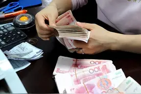 2023年为了防止钱贬值，内行人告诉你把存款换成什么保值？开眼了图片
