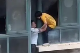 济南女孩被困火场退伍军人爬楼救人 当地正为他申报见义勇为图片