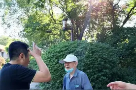 跳大明湖救人的山东济南七旬大爷发声：心脏做过手术，但本能反应就是去救人图片