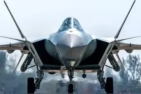 美媒评出五款威胁最大的战机，中国有三款，歼-20战机排在首位图片