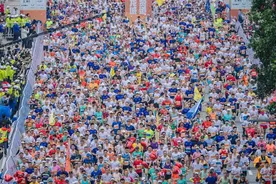 2023柳州马拉松暨警察马拉松激情开跑图片