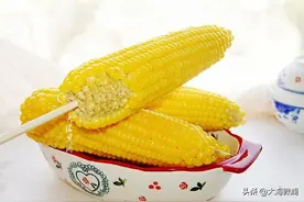煮玉米到底是冷水还是热水下锅，煮多久最好吃，看后就明白了图片
