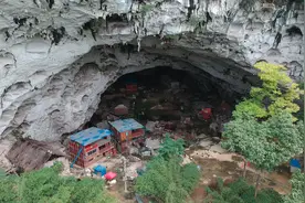 贵州大山里发现一个山洞，洞中20多户苗族人家，真实版的桃花源记图片
