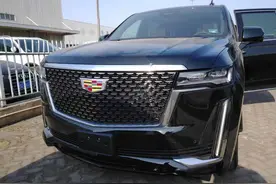 新车 | 国内曾售148.8万元，大号XT6，凯迪拉克全新凯雷德实车到港图片