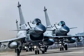 好消息！巴基斯坦将追加36架歼-10CP，就问印度“阵风”慌不慌图片