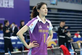 中国女排新核心李盈莹，关键杀球致胜，惊艳表现带飞全场图片