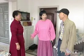 六旬大妈热情相亲，招待男嘉宾却心凉半截，男方嫌弃她有老年斑图片