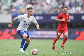 传李霄鹏回归泰山，接替郝伟图片
