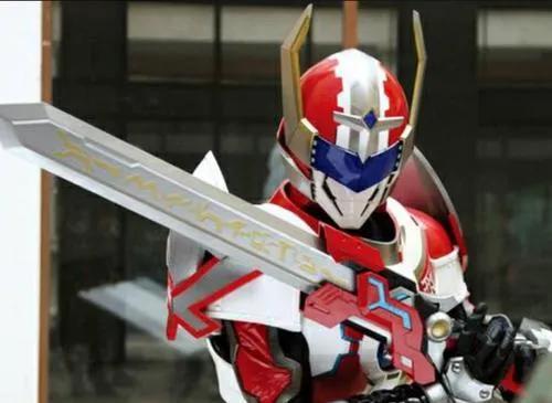 铠甲勇士中红色召唤人，都是掌控火焰的铠甲？