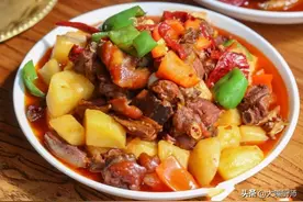 炒鸡肉发柴发腥，别再焯水了，教你一招，鸡肉鲜嫩美味，不腥不柴图片