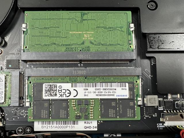 雷蛇灵刃 17 专业版评测：最强移动端 GPU，DLSS 畅玩 2K 光追