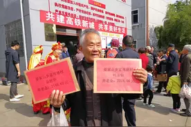 农民满60岁，一次缴纳10万元，每月能领多少养老金？图片