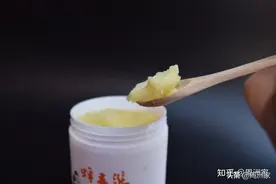 什么是蜂王浆？蜂王浆怎么吃好？蜂王浆应该怎么保存呢？图片