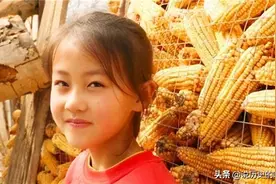 7岁“微笑女孩”铁嘉欣，因一张照片走红，公司出100万签约被婉拒图片