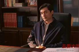 央视《县委大院》今晚开播！胡歌主演，演员有看点，爆款预定图片