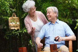 去儿子家养老，儿媳连续10天多拿一双筷子，62岁婆婆：我早该走了图片