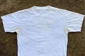 白衣服发黄了千万别扔！试试这3招，轻松去除黄渍，跟新买的一样图片