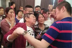 去饭店喝酒，为啥总不让“自带酒水”，里面猫腻很多，小心被套路图片