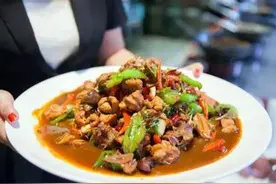 全国炒鸡看山东，山东炒鸡看临沂，临沂厨师教你正宗炒鸡，真美味图片