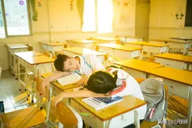 女人渴望被男人撩，这些反常表现，男人别不懂图片