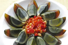 皮蛋被外媒评为“最恶心食物”，含铅高会慢性中毒？告诉你答案图片
