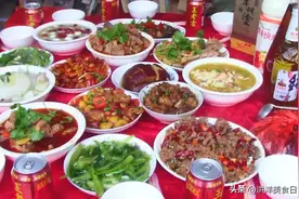 辽宁农村办酒席，300块钱一桌，全是硬菜！看看吸不吸引您呢图片