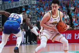 王朝当立！杨鸣被罚下赵继伟创里程碑 辽宁4-0横扫新疆实现三连冠图片