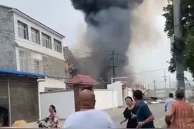 飞机坠落襄阳，专家：飞行员幸存将极大帮助调查事故原因图片