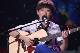 唱功不佳晋级十强，却因“飞机门”身败名裂，曾轶可到底做了什么图片