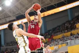 季后赛首轮大比分落败！山西男篮难扭颓势图片