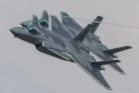 歼20首次亮相国外航展！或将低配版对外出口，与F35共争军火市场图片