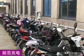 终于明白了！夏天伤害电动车的6个充电习惯，每个都很伤电池图片