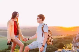 梦到与异性发生“亲密关系”，一般情况下，跟这三种心理有关图片