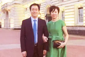 许家印之妻丁玉梅：住出租屋陪丈夫创业，恒大危机击不垮夫妻情图片
