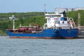 2:1！希腊扣押伊朗油轮，伊朗反手就双倍报复，逼迫希腊赶紧放船图片