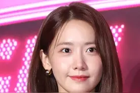 少女时代15周年发新歌，生图被嘲脸僵，失去韩式滤镜都好普通图片