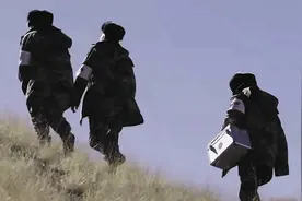 “青春在哪里绽放，热爱就在哪里扎根”图片