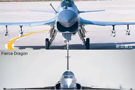 枭龙战机到底有多大？当它与歼10同框才明白，为何中国空军不装备图片