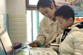 幼师不会直说，全职妈妈和“上班族”家长，养出来的学生差别很大图片