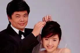 许戈辉：想嫁默多克没嫁成，只能给人家打工，和丁健的婚姻受争议图片