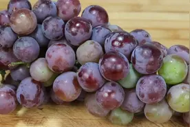 葡萄皮切记要留着，很多人不知道的吃法，健康无添加，清爽美味图片