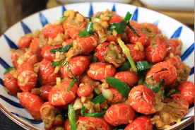 蒜蓉龙虾尾学会这个做法，再也不想去饭店，轻松剥壳，好吃到舔盘图片