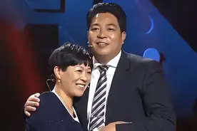 1993年，女会计拿出30元给乞丐做路费，乞丐20年后拿百万支票报恩图片