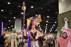 清纯女大学生漫展“真空事件”，卖福利还是无视道德和法律？图片