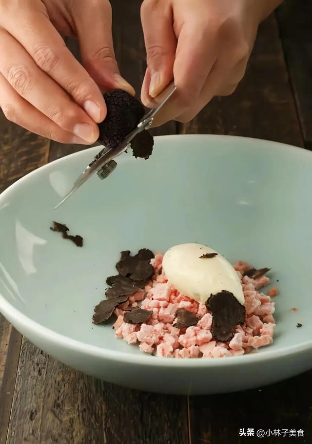 松茸花胶炖牛尾 2026年松茸花胶炖牛尾汤的做法