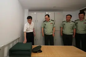 裴金佳“八一”建军节看望慰问驻部武警官兵图片