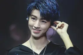 王俊凯被曝与经纪人不正当关系，亲密照曝光？本人回应来了图片