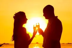 女人和男人，谁最念旧情？图片